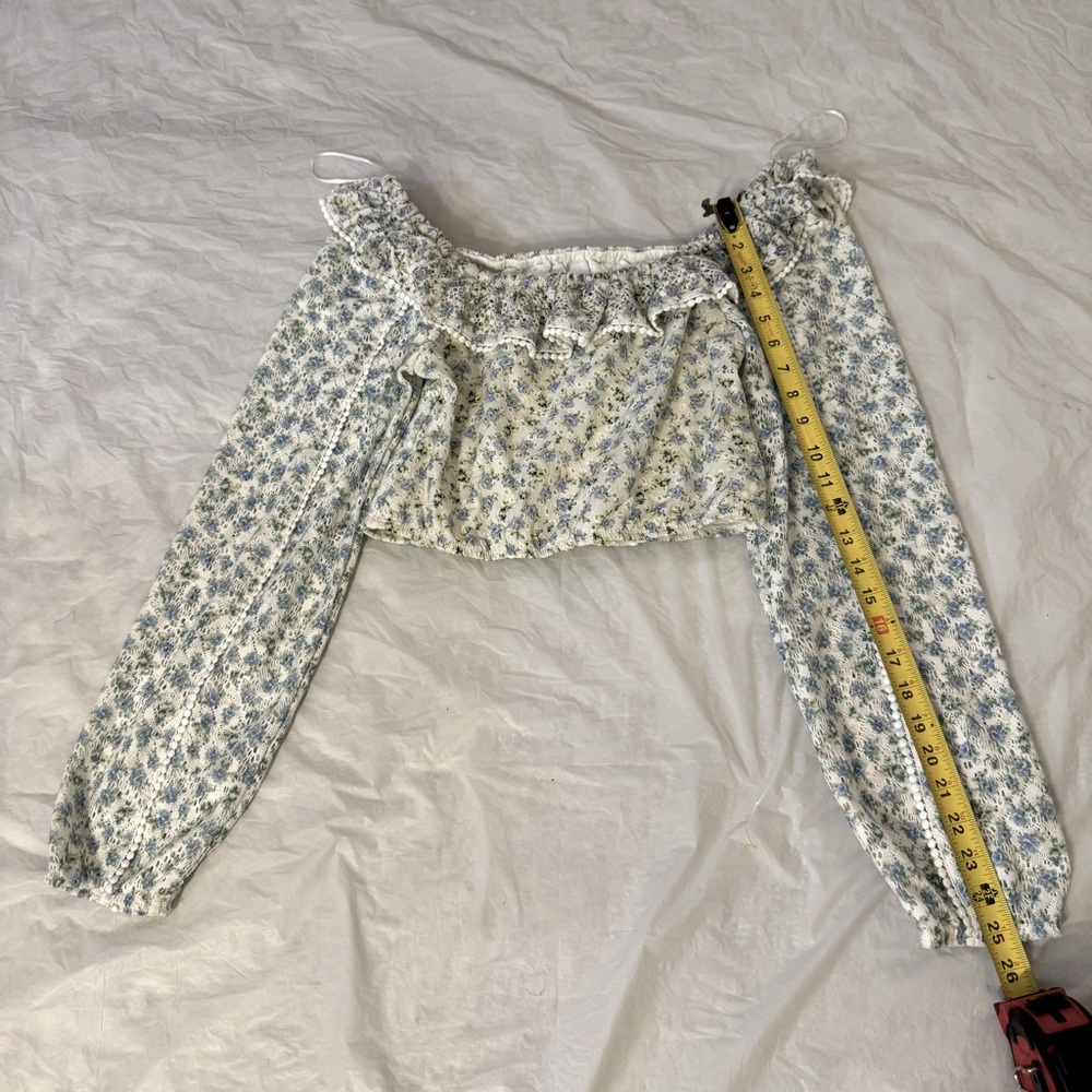 House of Harlow 1960 White and Pink Puff Sleeve Crop Blouse